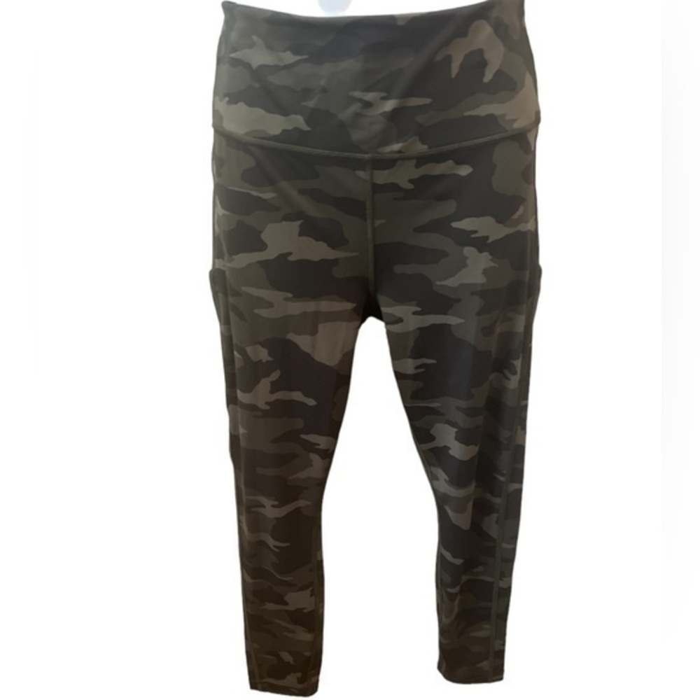 Athleta Camoflauge Workout Pants Size 0 Cropped Athleisure Leggings Pockets